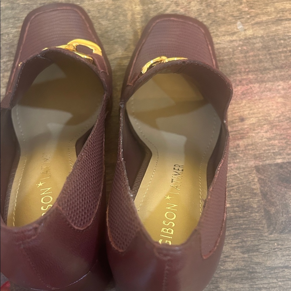 Gibson Latimer Women's Deep Red Loafers with Gold Accent - Picture 5 of 10